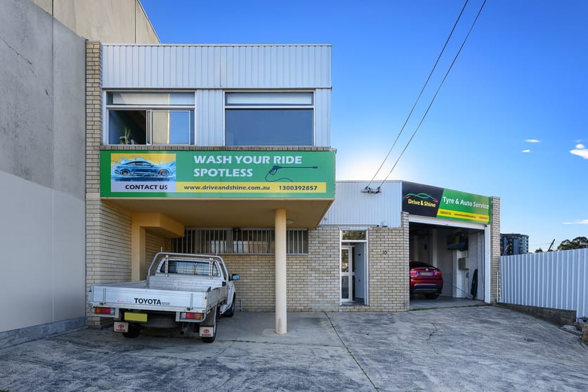 Click to view all images 15 Pattison Avenue Hornsby NSW 2077 - Image 2