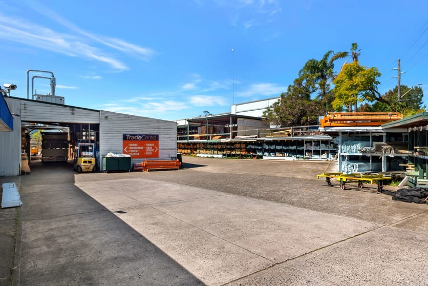 Click to view all images 353 Wentworth Avenue Pendle Hill NSW 2145 - Image 2