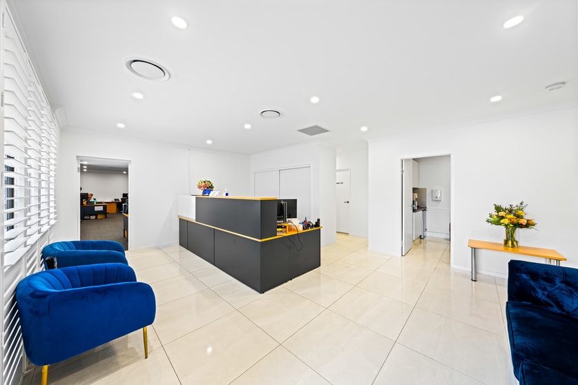 Click to view all images 14 Vanessa Boulevard Springwood QLD 4127 - Image 3