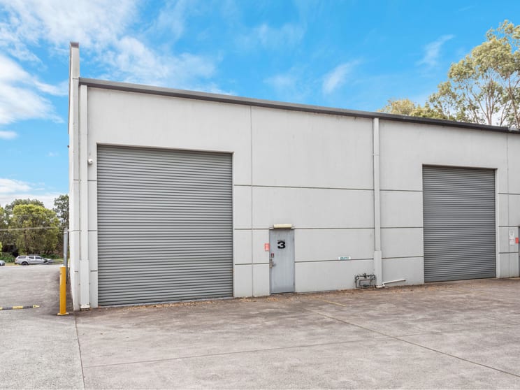 Click to view all images 2+3/3 Packard Avenue Castle Hill NSW 2154 - Image 3