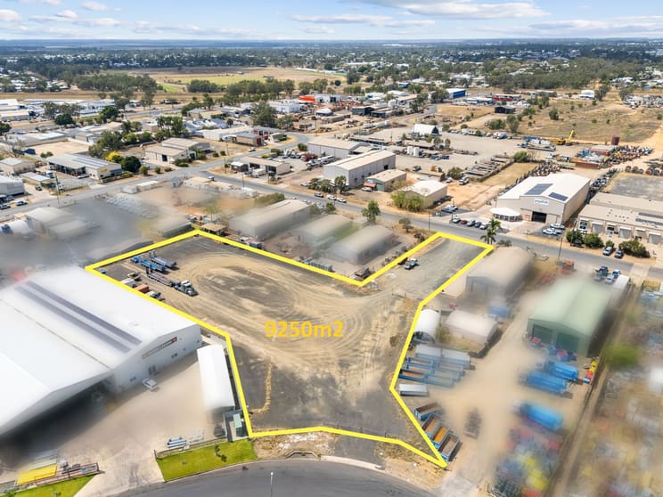53-55 Industrial Drive Emerald QLD 4720 - Image 1