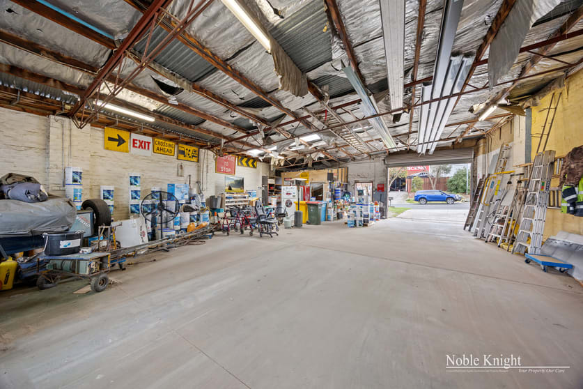 Click to view all images 2/2 Amay Crescent Ferntree Gully VIC 3156 - Image 2