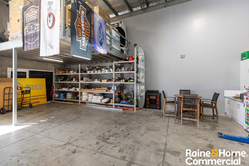 Click to view all images 3/135 Fernleigh Road Wagga Wagga NSW 2650 - Image 3