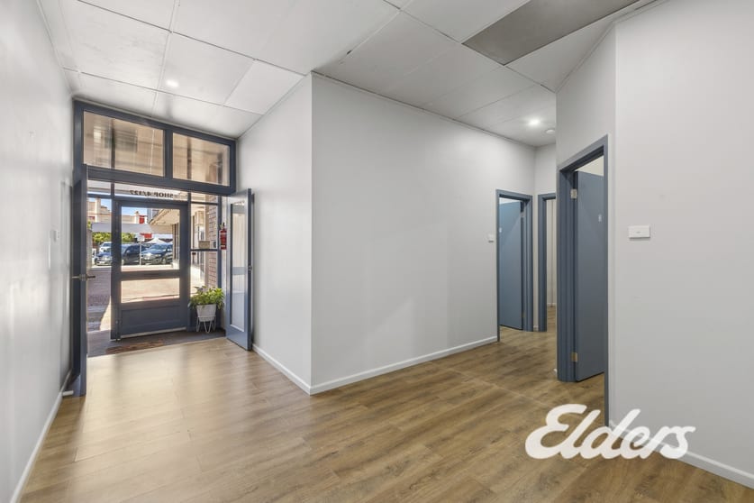 Click to view all images 4/127 Belmore Street Yarrawonga VIC 3730 - Image 3