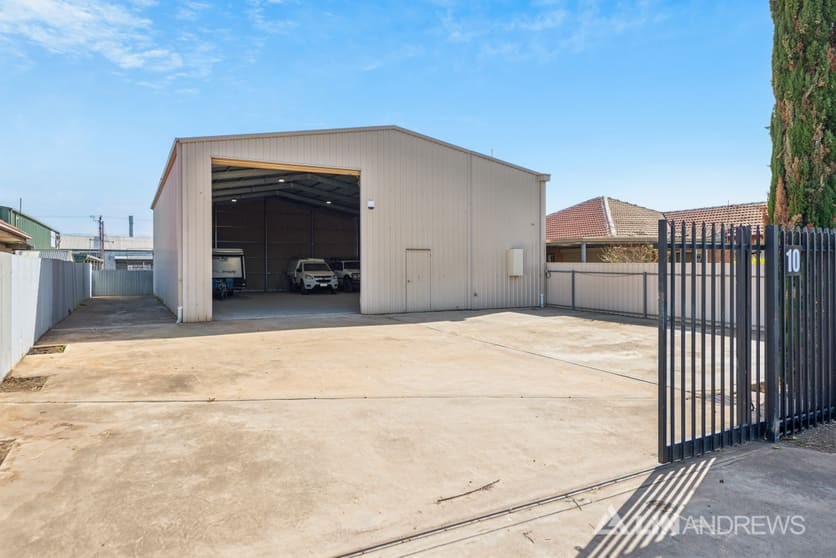 Click to view all images 10 Fourth Street Wingfield SA 5013 - Image 1