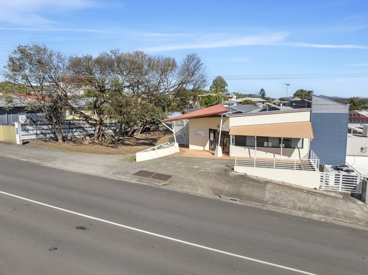 Click to view all images 22 & 26 Duke Street Gympie QLD 4570 - Image 2