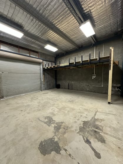 Click to view all images 2/85 Kendall Avenue Queanbeyan West NSW 2620 - Image 2