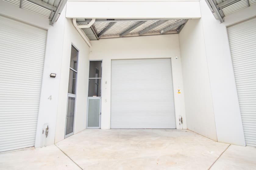 Click to view all images 5/9 Inventory Court Arundel QLD 4214 - Image 2
