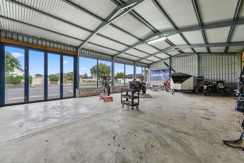 Click to view all images Mount Gambier SA 5290 - Image 3