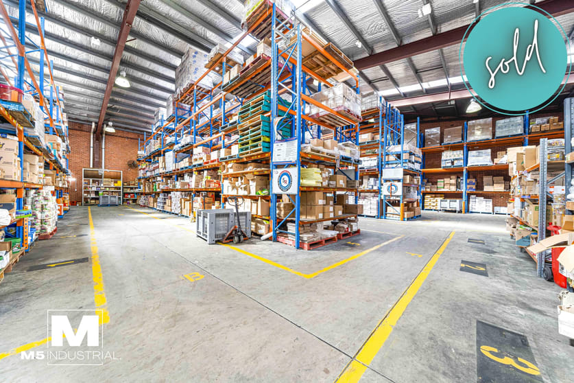 Click to view all images 19 Garema Circuit Kingsgrove NSW 2208 - Image 1
