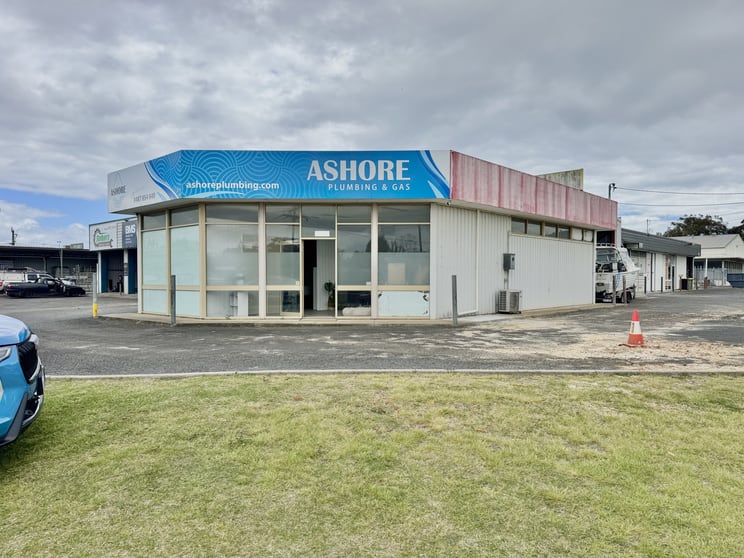 Click to view all images 5/7 Isaacs Street Busselton WA 6280 - Image 1