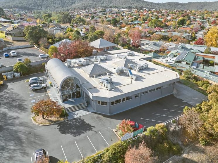 Click to view all images 4 Baker Court West Albury NSW 2640 - Image 1