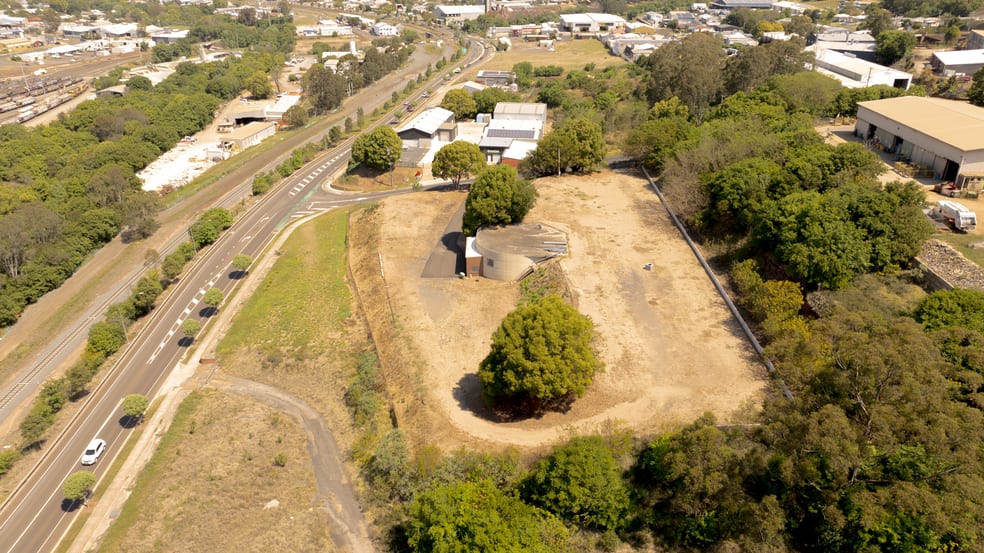 Click to view all images 1-9 Thackeray Street Rockville QLD 4350 - Image 3