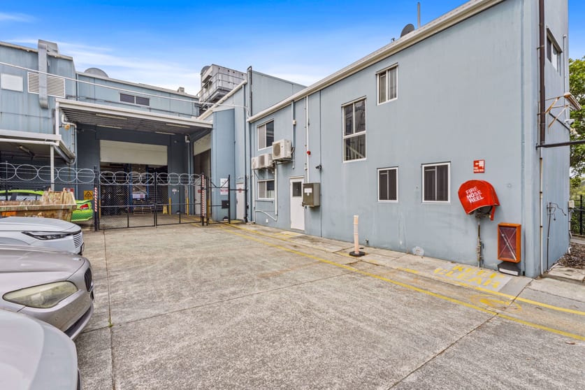 Click to view all images 5 Goodyear Street Southport QLD 4215 - Image 2