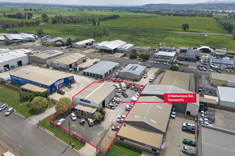Click to view all images 5 Wallamore Road Tamworth NSW 2340 - Image 1