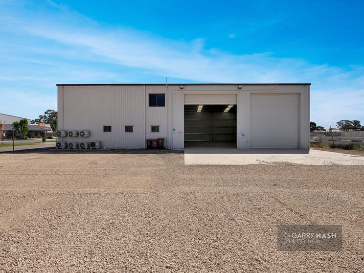 Click to view all images 11, 11A & Murrell Street Wangaratta VIC 3677 - Image 3