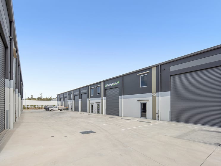 Click to view all images Unit 10/99 Wongawallan Drive Yarrabilba QLD 4207 - Image 2