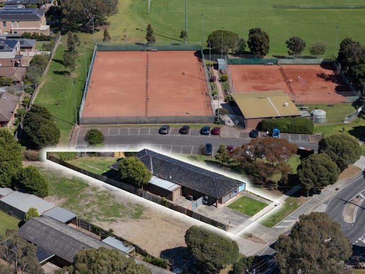 Click to view all images 97 Capital Avenue Glen Waverley VIC 3150 - Image 3