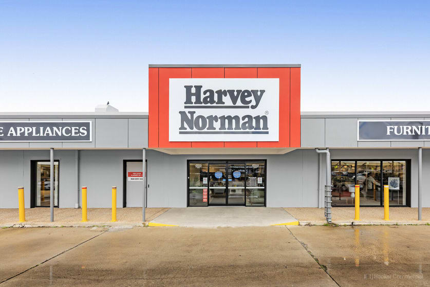 Click to view all images 64 Victoria Street Warwick QLD 4370 - Image 2