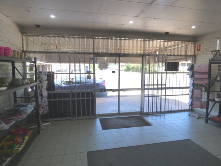 Click to view all images 15a Henry Street St George QLD 4487 - Image 3