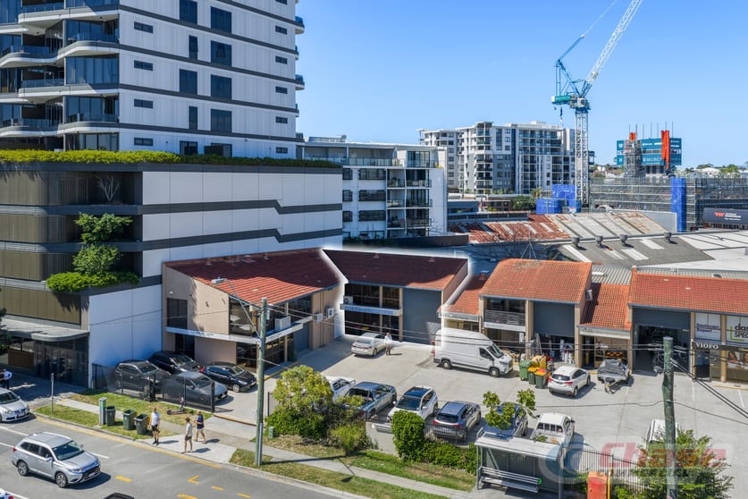 Click to view all images 2/78 Logan Road Woolloongabba QLD 4102 - Image 1