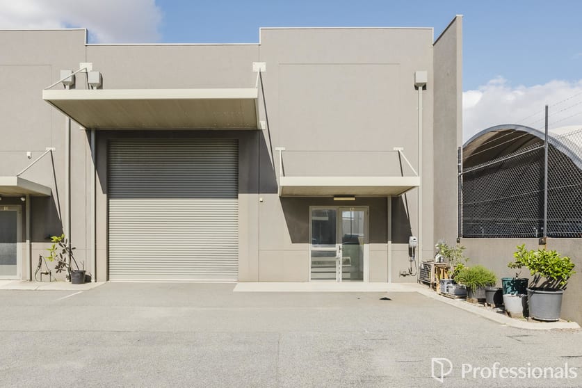 Click to view all images 16/114 Mulgul Road Malaga WA 6090 - Image 3