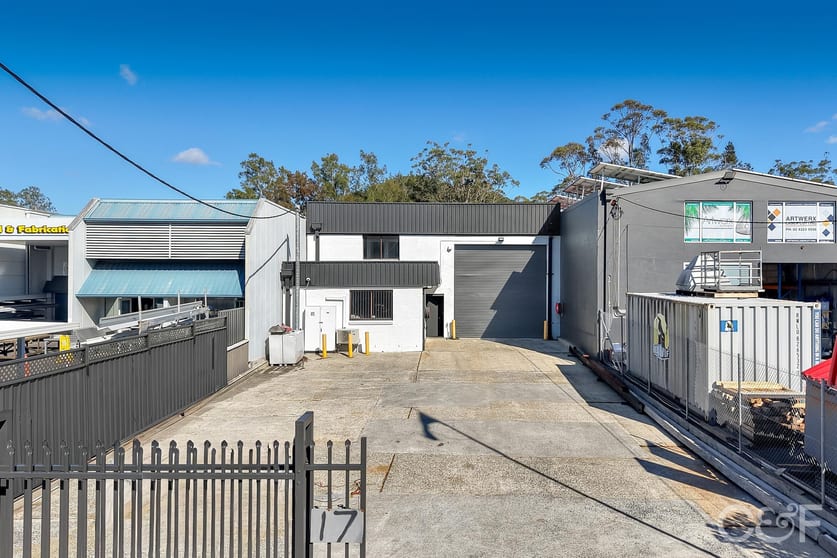 Click to view all images 17 Tatura Avenue Gosford NSW 2250 - Image 1
