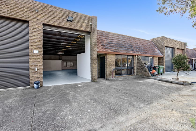 Click to view all images 72 Brunel Road Seaford VIC 3198 - Image 1