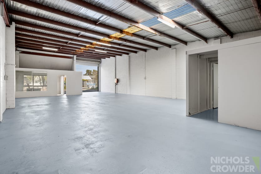 Click to view all images 72 Brunel Road Seaford VIC 3198 - Image 3