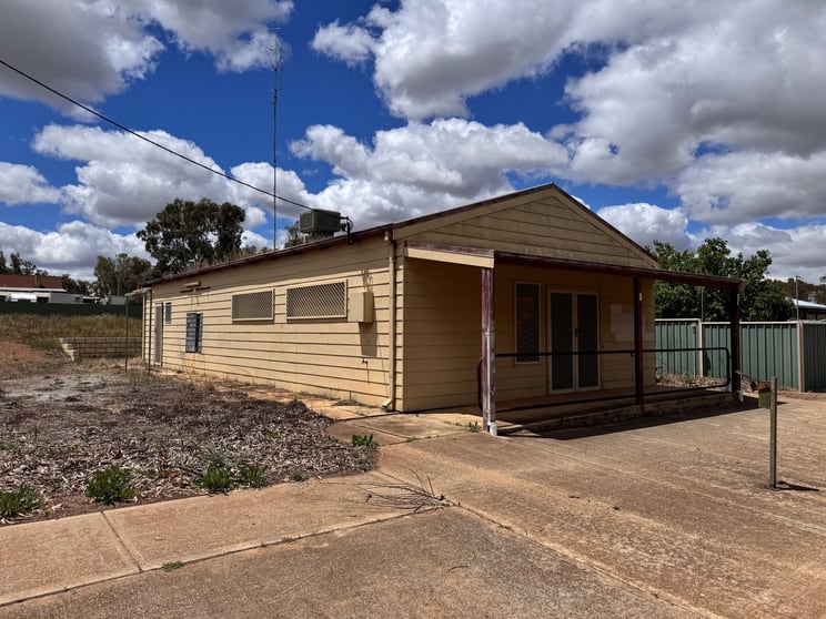 16 Railway Street Calingiri WA 6569 - Image 2