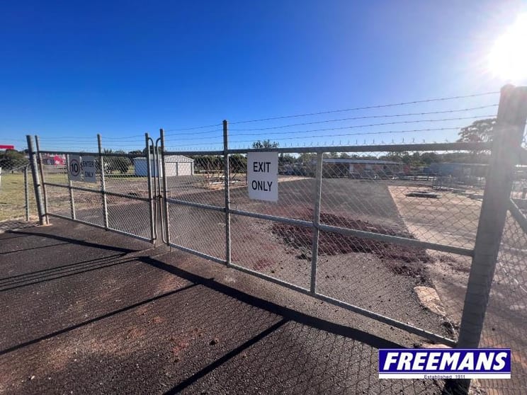 Click to view all images 129-131 Youngman Street Kingaroy QLD 4610 - Image 3
