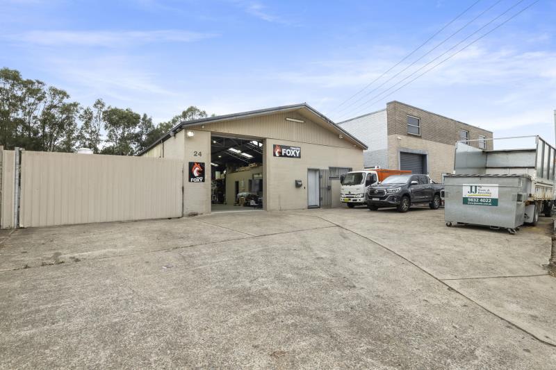 Click to view all images 24 Iraking Avenue Moorebank NSW 2170 - Image 2