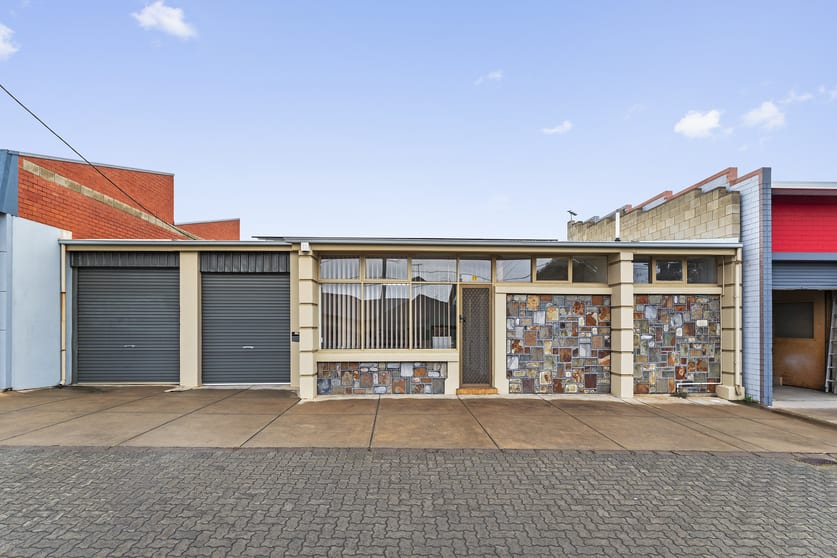 Click to view all images Panorama SA 5041 - Image 2