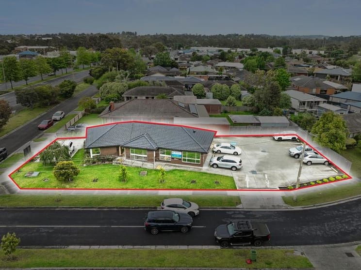 Click to view all images 2 Ann Street Beaconsfield VIC 3807 - Image 3