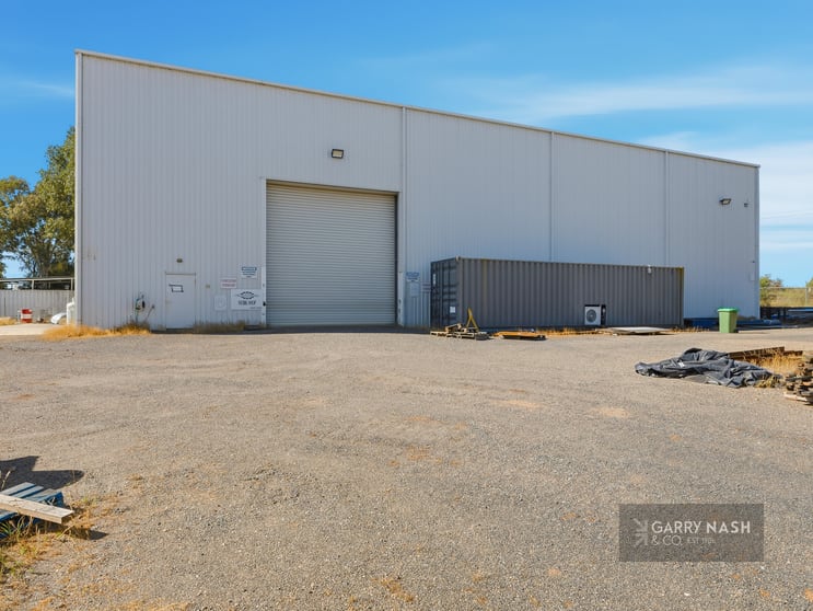 Click to view all images 94-110 Fortune Street Rutherglen VIC 3685 - Image 3