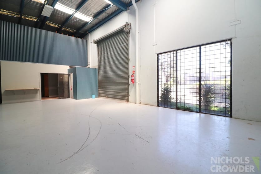 Click to view all images 2/31 Heversham Drive Seaford VIC 3198 - Image 2