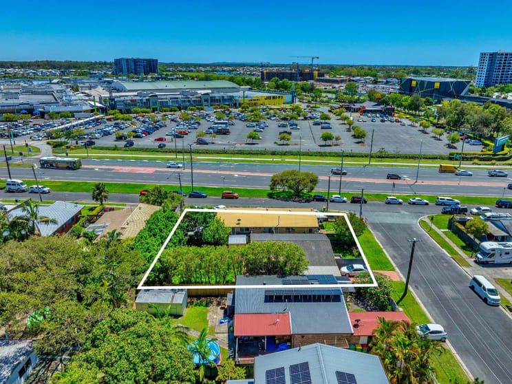 174 Brisbane Road Arundel QLD 4214 - Image 3