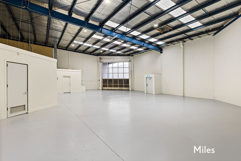 Click to view all images 9/72-74 Chifley Drive Preston VIC 3072 - Image 2
