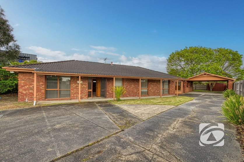 Click to view all images 22 Main Street Pakenham VIC 3810 - Image 1