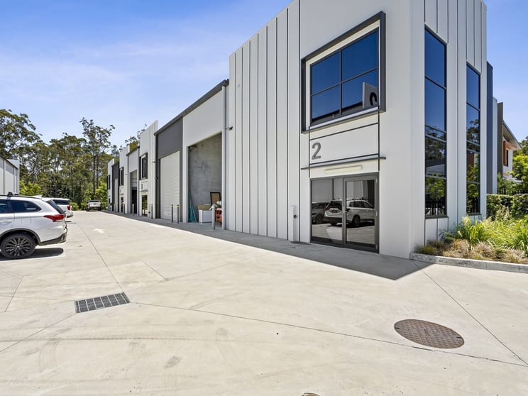 Click to view all images Unit 2 2 Inventory Court Arundel QLD 4214 - Image 1