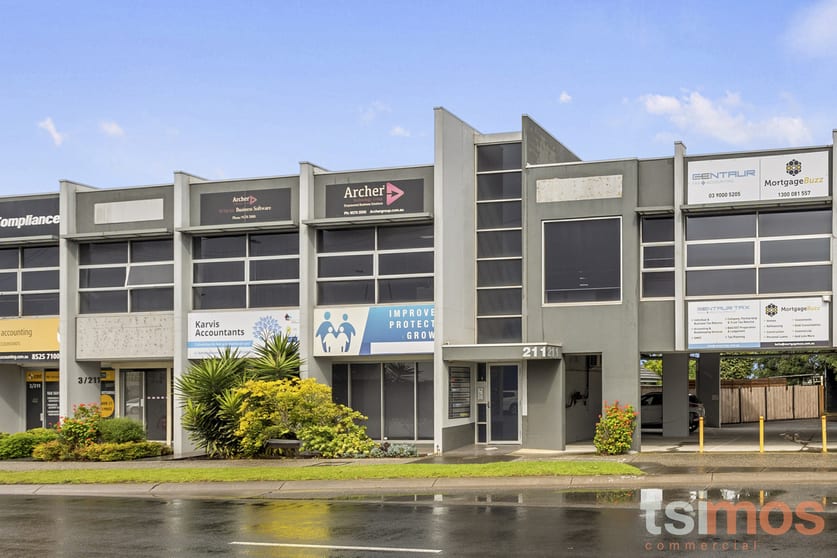 Click to view all images 10/211 Warrigal Road Hughesdale VIC 3166 - Image 1
