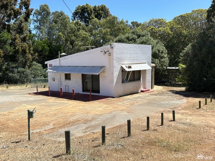 Click to view all images 201 South Western Highway Armadale WA 6112 - Image 1
