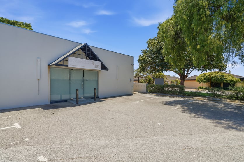 Click to view all images Units 1-2/39 King George Innaloo WA 6018 - Image 2