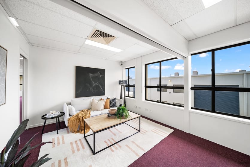 Click to view all images 5/5 Executive Drive Burleigh Waters QLD 4220 - Image 3