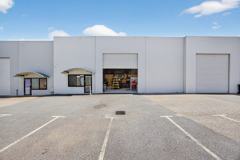 Click to view all images 3/117 Ewing Street Welshpool WA 6106 - Image 2