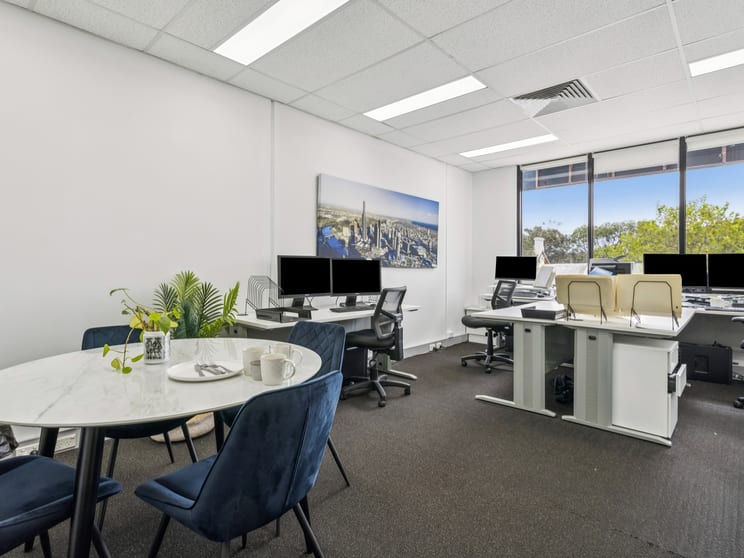 Click to view all images 9/1a Main Street Mornington VIC 3931 - Image 3