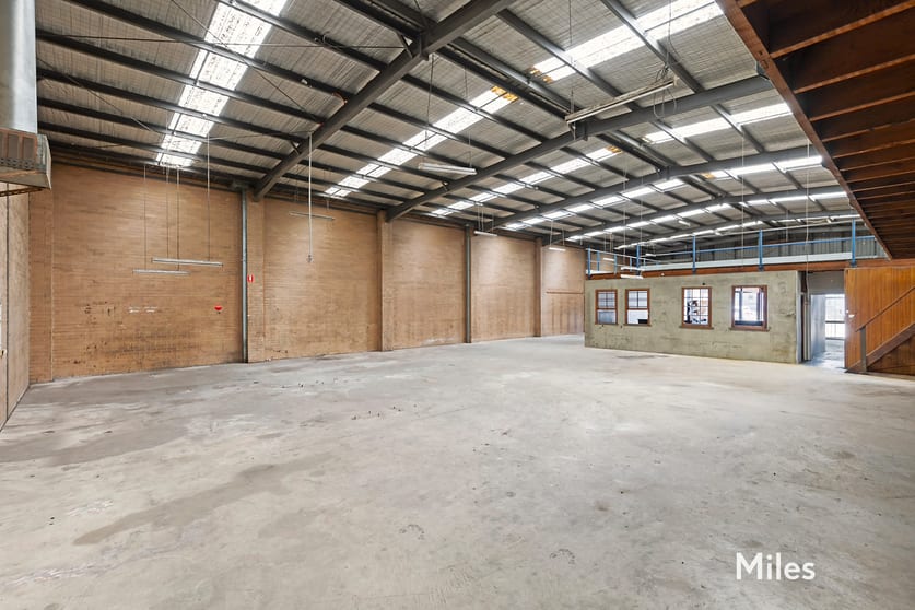 Click to view all images 223 Settlement Road Thomastown VIC 3074 - Image 2