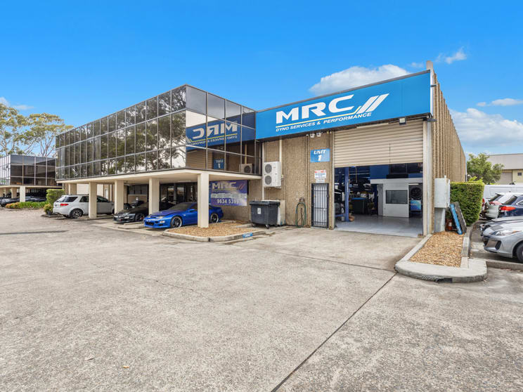 Click to view all images 1/20 Tucks Road Seven Hills NSW 2147 - Image 1
