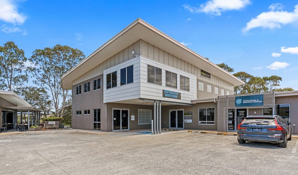 Click to view all images 4/6-8 Liuzzi Street Pialba QLD 4655 - Image 1