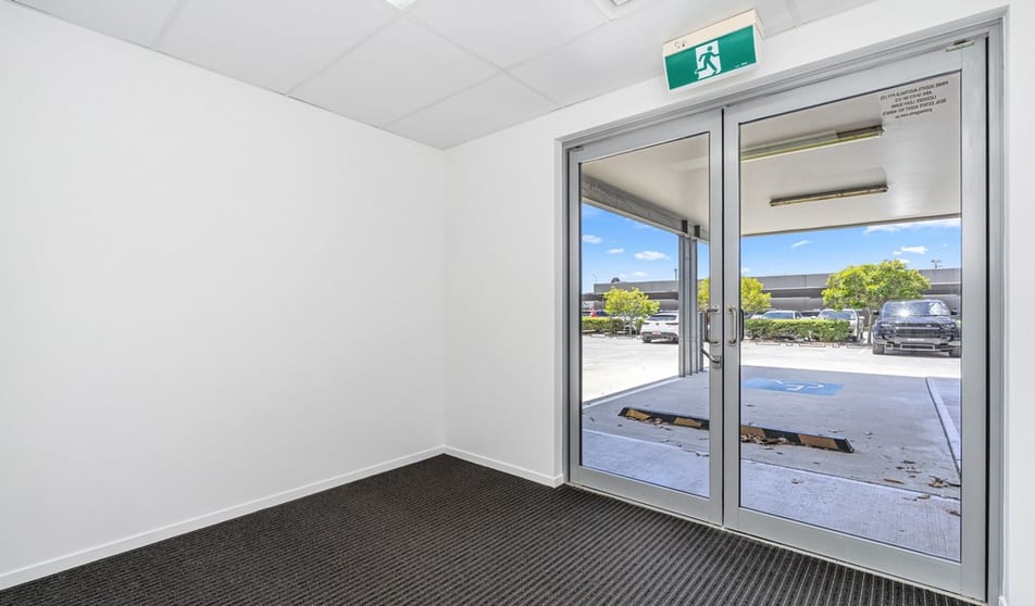 Click to view all images 4/6-8 Liuzzi Street Pialba QLD 4655 - Image 3